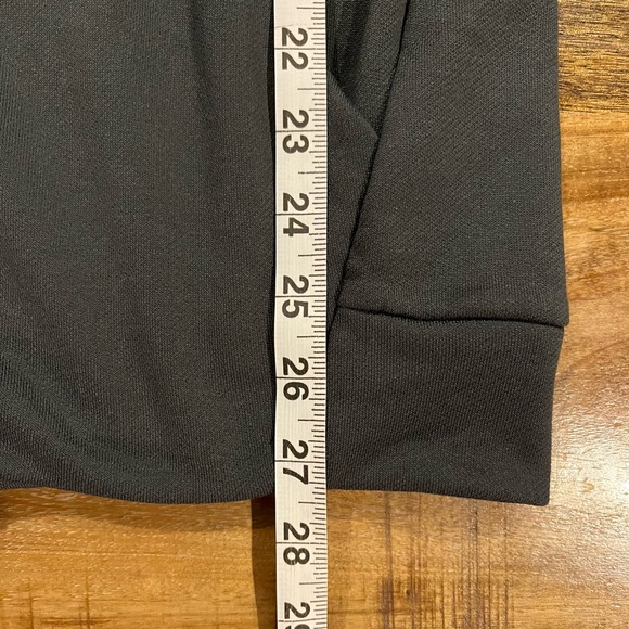 NWOT Nike Men’s sweatshirt size small. Camp black and grey sleeves - Picture 5 of 8